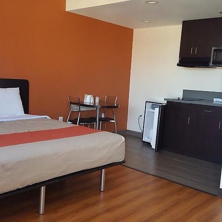 Motel 6 Maple/Main Hesperia Esterno foto