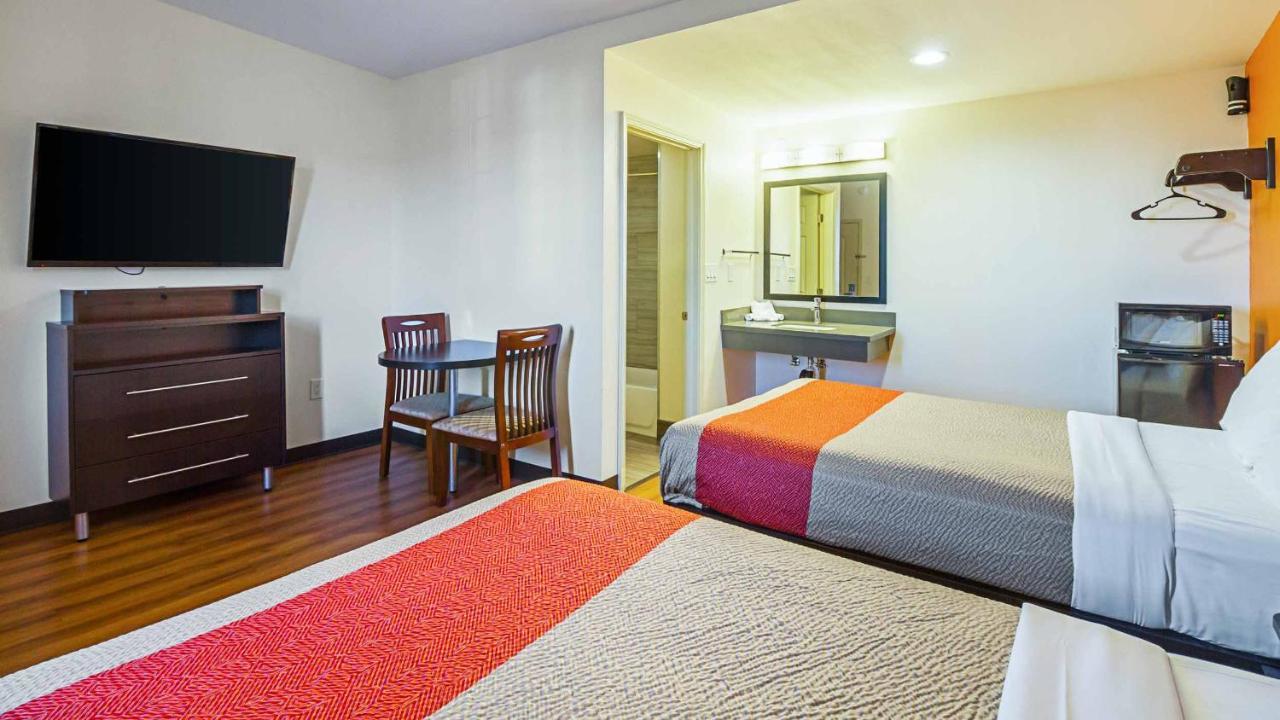 Motel 6 Maple/Main Hesperia Esterno foto